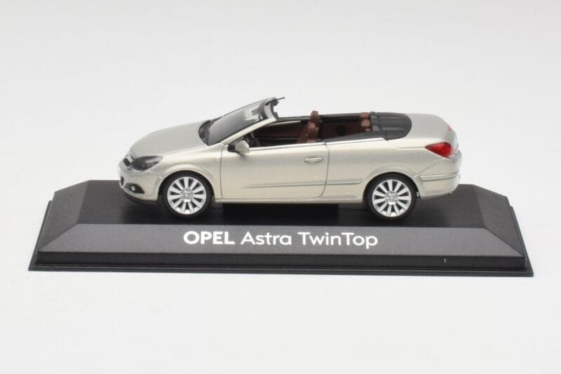 Opel Astra H Twin Top Stříbrný Minichamps 1:43 403045633 Kov
