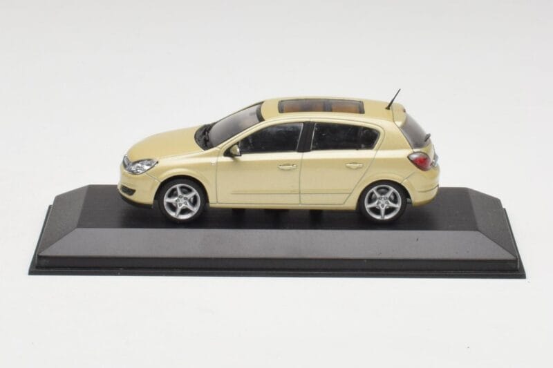 Opel Astra H Žlutý Metalíza Minichamps 1:43 403043003 Kov