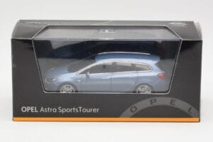 Opel Astra J Sports Tourer Blue Metallic Minichamps 1:43 400049012 Kov – obrázek 4 z 4