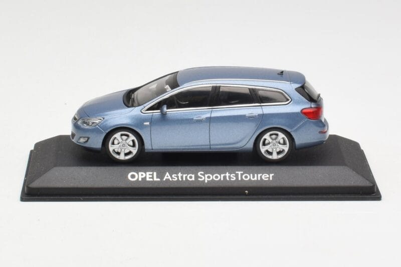 Opel Astra J Sports Tourer Blue Metallic Minichamps 1:43 400049012 Kov