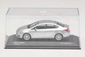 Opel Astra J Stříbrný Minichamps 1:43 410042000 Kov – obrázek 4 z 5