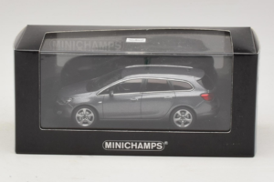 Opel Astra J Sports Tourer Minichamps 1:43 400049014 Kov – obrázek 4 z 4