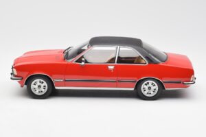 Opel Commodore B GS/E Červený Otto 1:18 OT159 Pryskyřice – obrázek 3 z 6