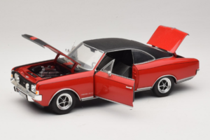 Opel Commodore GS/E Červený Revell 1:18 8826 Kov – obrázek 2 z 8