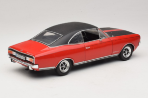 Opel Commodore GS/E Červený Revell 1:18 8826 Kov – obrázek 3 z 8