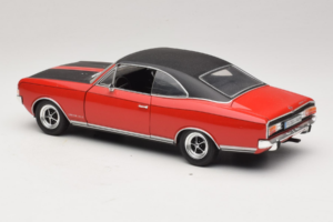 Opel Commodore GS/E Červený Revell 1:18 8826 Kov – obrázek 7 z 8
