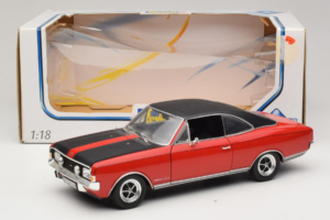 Opel Commodore GS/E Červený Revell 1:18 8826 Kov – obrázek 8 z 8