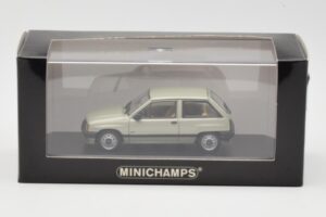 Opel Corsa A Swing Zelený Minichamps 1:43 400045002 Kov – obrázek 4 z 4