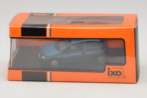 Opel Corsa B Swing Modrý IXO 1:43 CLC581N Kov – obrázek 4 z 4