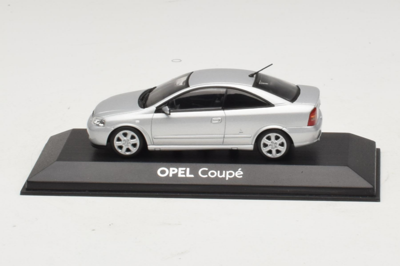 Opel Coupe Bertone Stříbrný Minichamps 1:43 B24910027 Kov
