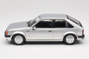 Opel Kadett D GTE Stříbrný MCG 1:18 MCG18533 Kov – obrázek 3 z 6