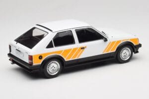 Opel Kadett D SR Bílý se Žlutým Dekorem MCG 1:18 MCG18534 Kov – obrázek 2 z 6