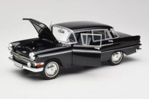 Opel Kapitan P1 Černý Revell 1:18 08822 Kov – obrázek 2 z 8