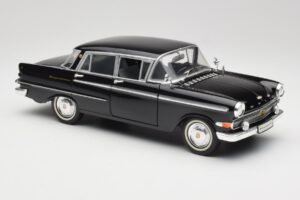 Opel Kapitan P2 Černý Revell 1:18 08821 Kov – obrázek 6 z 8
