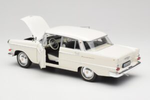 Opel Kapitan P2 Bílý Revell 1:18 08821-M1 Kov – obrázek 5 z 8