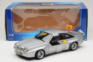 Opel Manta 400 Homologation Stříbrný Revell 1:18 8491 Kov – obrázek 6 z 6