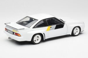 Opel Manta 400 Homologation Bílý Revell 1:18 8819 Kov – obrázek 3 z 8