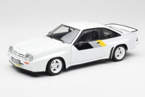 Opel Manta 400 Homologation Bílý Revell 1:18 8819 Kov