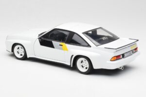 Opel Manta 400 Homologation Bílý Revell 1:18 8819 Kov – obrázek 7 z 8