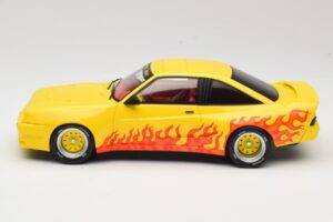 Opel Manta B Mattig Žlutý s Plamenem MCG 1:18 MCG18115 Kov – obrázek 3 z 6