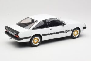 Opel Manta B Sport Bílý MCG 1:18 MCG18237 Kov – obrázek 2 z 6