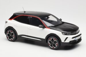 Opel Mokka-E GS Line Jada Bílý Otto 1:18 OT1045 Pryskyřice – obrázek 4 z 6