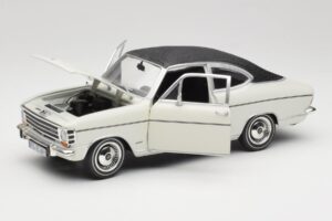 Opel Olympia A Coupe Bílý Černý Revell 1:18 8446 Kov – obrázek 2 z 8