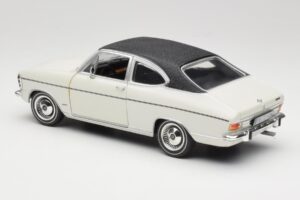 Opel Olympia A Coupe Bílý Černý Revell 1:18 8446 Kov – obrázek 7 z 8