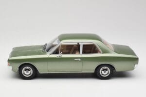 Opel Rekord C Green Metallic Minichamps 1:18 107047000 Pryskyřice – obrázek 3 z 6