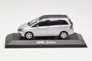 Opel Zafira B Stříbrný Minichamps 1:43 1799109 Kov