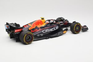 Oracle Red Bull Racing RB18 #11 S. Perez Miami GP 2022 Minichamps 1:18 110220511 Kov – obrázek 2 z 6