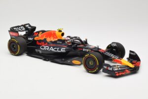 Oracle Red Bull Racing RB18 #11 S. Perez Miami GP 2022 Minichamps 1:18 110220511 Kov – obrázek 4 z 6