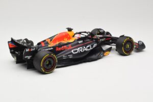 Oracle Red Bull Racing RB19 #1 M. Verstappen Winner Italian GP 2023 Minichamps 1:18 110231501 Kov – obrázek 2 z 6