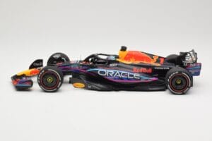 Oracle Red Bull Racing RB19 #1 M. Verstappen Winner Miami GP 2023 Minichamps 1:18 110230501 Kov – obrázek 3 z 6
