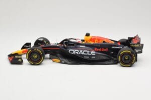 Red Bull Racing RB20 #1 M. Verstappen Winner China GP 2024 Minichamps 1:18 110240501 Kov – obrázek 3 z 6