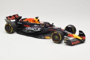 Red Bull Racing RB20 #1 M. Verstappen Winner China GP 2024 Minichamps 1:18 110240501 Kov – obrázek 4 z 6