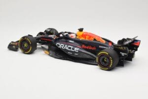 Red Bull Racing RB20 #1 M. Verstappen Winner China GP 2024 Minichamps 1:18 110240501 Kov – obrázek 5 z 6