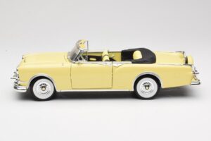 Packard Caribbean Kabriolet Žlutý Road Signature 1:18 92798 Kov – obrázek 4 z 8