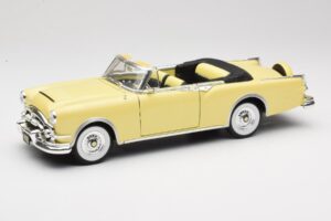 Packard Caribbean Kabriolet Žlutý Road Signature 1:18 92798 Kov