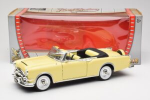 Packard Caribbean Kabriolet Žlutý Road Signature 1:18 92798 Kov – obrázek 8 z 8