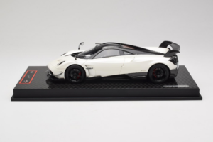 Pagani Huayra BC White Metallic Yy Model 1:18 REMC025 Pryskyřice
