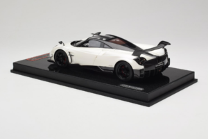 Pagani Huayra BC White Metallic Yy Model 1:18 REMC025 Pryskyřice – obrázek 5 z 7