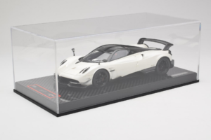 Pagani Huayra BC White Metallic Yy Model 1:18 REMC025 Pryskyřice – obrázek 6 z 7