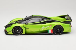 Pagani Huayra R Zelený LCD 1:18 LCD18012-GR Kov – obrázek 4 z 8