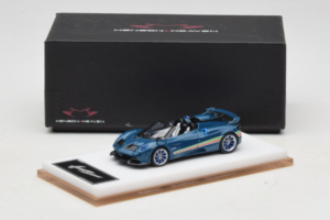 Pagani Huayra Tricolore Roadster Modrý Henson & Heaven 1:64 PHTRB01 Pryskyřice – obrázek 8 z 8
