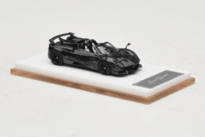 Pagani Huayra Tricolore Roadster Exposed Carbon Henson & Heaven 1:64 PHREC01 Kov – obrázek 4 z 7