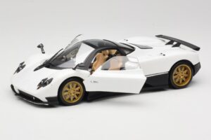 Pagani Zonda F Bílý Mondo Motors 1:18 157655 Kov – obrázek 2 z 8