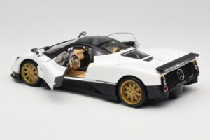 Pagani Zonda F Bílý Mondo Motors 1:18 157655 Kov – obrázek 5 z 8