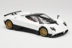 Pagani Zonda F Bílý Mondo Motors 1:18 157655 Kov – obrázek 6 z 8