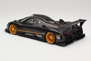 Pagani Zonda R Revolucion Carbon Fiber AUTOart 1:18 78261 Kov – obrázek 7 z 8
